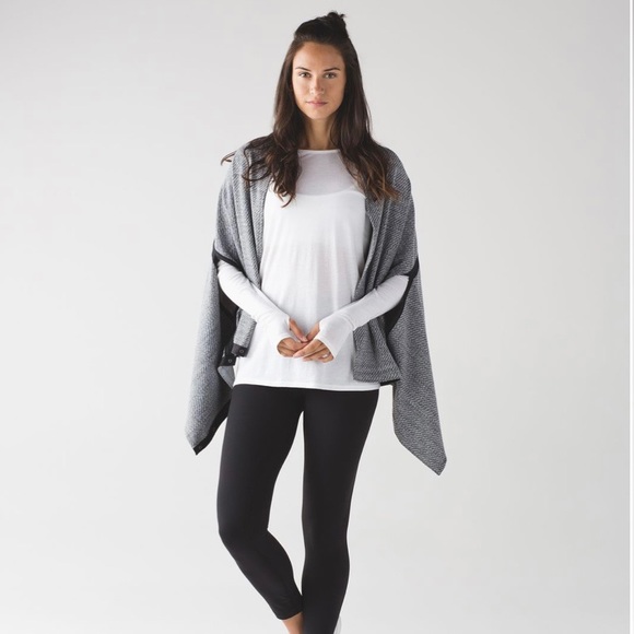 lululemon athletica Accessories - Lululemon Vinyasa Wrap Scarf Hazy Heather Printed